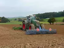 Fendt 927 Vario bei der Feldarbeit in 36088 Hünfeld-Dammersbach im September 2014