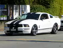 Ford Mustang unterwegs in Nidau am 14.09.2014