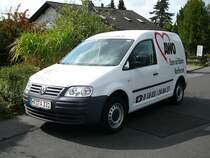 VW Caddy der Arbeiterwohlfahrt unterwegs mit  Essen auf Rdern  am 02.08.08 in 36100 Petersberg - Marbach