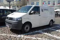 VW T5 vom WMF steht auf dem Rathausplatz in Wismar, August 2014