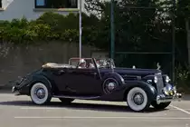 . Packard Twelve Cabrio kommt am 20.09.2014 auf dem Pausen Parkplatz in Diekirch an, bei der FIVA World Rally Rundfahrt durch Luxemburg. 