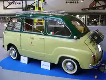 Profilansicht eines Fiat 600 Multipla in Taxiausführung. Herbstfest an der Düsseldorfer Classic Remise am 04.10.2014.