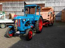 Hanomag 324S, steht nach dem Kirmesfestzug in einem Hof in 36100 Petersberg-Almendorf im Oktober 2014