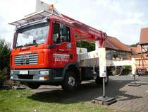 MAN TGL 8.180 mit Hubbhne anl. Ortsjubilum  950 Jahre Ltterz  in 36137 Groenlder-Ltterz am 24.08.08 