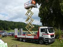 MAN TGS 26.480 mit Scherenhubbhne anl. Ortsjubilum  950 Jahre Ltterz  in 36137 Groenlder-Ltterz am 24.08.08 