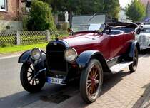 Studebaker Light Six, Bj. 1919, 50 PS, 4800 ccm, gesehen nach dem Kirmesfestzug in 36100 Petersberg-Almendorf im Oktober 2014