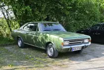 Opel Rekord 1900L, gesehen Ostern 20.04.2014 bei Dampf trifft Oldtimer, in Schierwaldenrath, Selfkantbahn