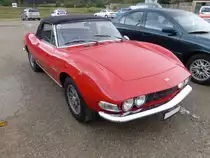 Sportwagen Fiat Dino auf einem Parkplatz in Besalu (Spanien) am 29.09.2014