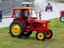 DAVID-BROWN 850, inmitten einer STEYR-Horde anlässlich der Oldtimerveranstaltung in Rottenbach; 140907