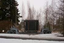 Schwerlast-Tiefladehnger mit Transformator, Kangasala, Finnland, 14.4.2013