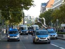Polizei-Großaufgebot in der Tauentzienstraße in Berlin. Grund war eine Demonstration gegen den IS ( Islamischer Staat ). 27.9.2014, Berliu