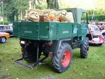 Heckansicht eines Unimog 401?. Oldtimertreffen am Schwarzwaldhaus im Neandertal am 12.10.2014.