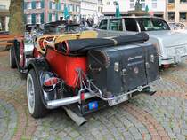 Excalibur-Treffen auf dem Buttermarkt in Kempen, 23.8.14 

Kofferraum-Extension mit stilgerechter Beschriftung :-)