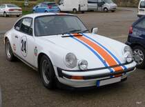 Porsche auf einem Parkplatz in Besalu (Spanien) am 29.09.2014