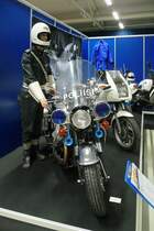 Moto Guzzi 850 GT der finnischen Polizei

Baujahr 1974, 2 Zylinder V-Motor mit 63 PS aus 844 ccm, 230 kg

Mobilia Automuseo, Kangasala, Finnland, 14.4.2013