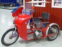 Erkkola Moe-5

1 Zylinder, 2,4 PS aus 47 ccm
 
Mobilia Automuseo, Kangasala, Finnland, 14.4.2013 