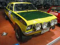 Opel Ascona A 19 SR

Baujahr 1973, 4 Zylinder, 1897 ccm, 150 PS

Dieses Fahrzeug wurde für die 1000-Seen-Ralley gebaut, und war mit verschiedenen finnischen Fahrern bis 1990 im Einsatz.

Die PKW-Sammlung ist in einem zweiten Gebäude untergebracht, dass sich auf dem Gelände der lokalen Straßenmeisterei befindet. Da dort kein Museumspersonal ist, sind alle Modelle hinter Glas. 

Mobilia Automuseo, Kangasala, Finnland, 14.4.2013