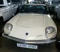 Mazda Cosmo 110S, 2-sitziges Sport-Coupe mit 110PS Wankel-Motor, Bauzeit 1967-72, Museum Autovision Altluheim, Sept.2014