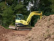 Ammann Yanmar VIO 75 arbeitet auf einer Baustelle in 36100 Petersberg - Marbach am 02.09.08