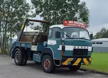 SAURER/BERNA: Ein ausrangierter eher seltener BERNA NENCKI MULDENKIPPER in Wiedlisbach aufgenommen am 14. September 2014. 
Foto: Walter Ruetsch