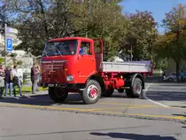 Oldtimer LKW Büssing Kipper unterwegs in Bremgarten AG am 18.10.2014
