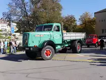 Oldtimer LKW Henschel Kipper unterwegs in Bremgarten AG am 18.10.2014