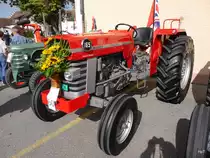 Oldtimer Traktor Massey Ferguson 165 in Bremgarten AG am 18.10.2014