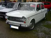 NSU-Fiat Neckar  Millecento . 1966 - 1968. Von diesem Modell, dem letzten der legendären 1100´er Baureihe, wurden bei NSU-Fiat in Heilbronn 19.649 Fahrzeuge produziert. Für diese Viertürige Limousine, dessen 4-Zylinderreihenmotor 48 PS aus 1089 cm³ leistet, waren DM 5450 zu berappen. Ein Stahlschiebedach kostete DM 290 Aufpreis. Oldtimertreffen am Schwarzwaldhaus im Neandertal am 26.10.2014.