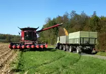 Case 6130, beim Entladen von Krnermais in das Transportfahrzeug, Okt.2014