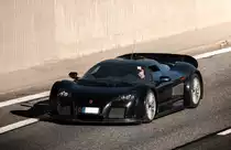 Gumpert Apollo auf der A81 am 19.10.14