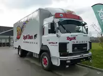 LKW Oldtimer Saurer D250B auf einem Parkplatz eines Einkauf Center in Bern Brünnen am 25.10.2014