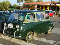 FIAT 600 Multipla am Capo Milazzo, Sizilien (Aufnahmedatum 01.11.2014)