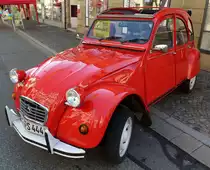 Citroen 2CV,  Ente  ganz in rot, Waldkircher Sonntag, Juli 2014