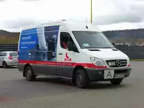 MB Sprinter der Firma  UPEX  steht auf dem REWE-Parkplatz in Schlitz, November 2014