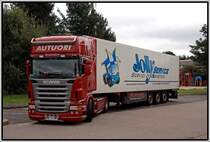 SCANIA Topline R500 \8/ aus Italien verlsst mit seinem Khlauflieger den Rasthof Sauerland-Ost. (07.09.2008)