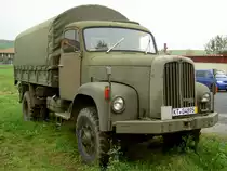 Saurer 2DM, gebaut ab 1959 für die Schweizer Armee, Nutzlast 4.9 To, 6 Zyl. Reihenmotor CT3D, 99 Kw (02.11.2014)