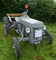 . Ferguson TD 20, Bj 1956, 24 Ps, 2000 ccm, 4 Zyl, aufgenommen am 20.07.2014 beim Oldtimertreffen in Consdorf.