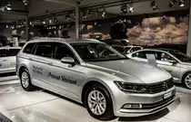 Der VW Passat Variant B8 (Modelljahr ab 2014), gesehen auf dem Auto Zürich 2014