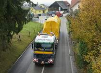 Mercedes: CONVOI EXCEPTIONNEL für MATISA mit MERCEDES ACTROS V8 bei Oberbipp am 13. November 2014.
Foto: Walter Ruetsch