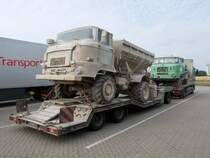 Total verdreckt standen zwei IFA L60 auf einem Schwerlasttransporter,am 10.August 2014,auf einem Rastplatz bei Bergen/Rügen.