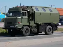 Als Wohnmobil war,am 21.Juli 2014,Dieser IFA L60 bei Bergen/Rügen unterwegs.