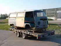 Entweder ging der VW Bully,am 22.Mai 2014,zum Schrotthändler oder ein Sammler hat den VW wieder aufgemöbelt.Aufnahme in Bergen/Rügen.