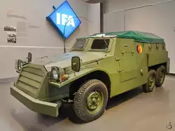 Anfang der siebziger Jahre wurde für die vormilitärische Ausbildung von Jugendlichen zwei annähernd maßstabgerecht verkleinerte Nachbauten des SPW 152 auf Basis der
