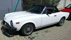Fiat 124 Spider, der italienische Sportwagen der 1.Serie basiert auf dem Fiat 124, Juni 2021