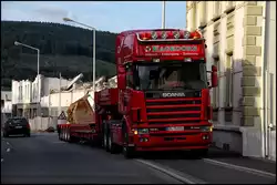 ABBRUCH HAGEDORN aus G�tersloh hat in Plettenberg den Auftrag eine Fabrikhalle abzurei�en.