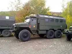 Ural aufgestellt f�r die Verladung...