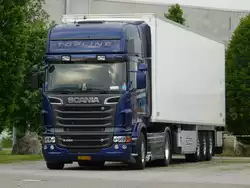 Scania R620 mit K�hlauflieger aus Griechenland auf dem Rasthof Ellwangen, 27.05.2012