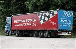 Ein kluger SCHACH - Zug;-) Ein MAN TGA 18.430 der Spedition SCHACH steht auf dem Rastplatz Sauerland an der A45.