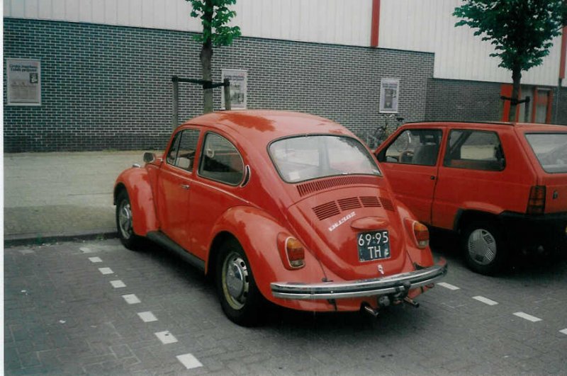 VW-Kfer 69-95-TH in Holland