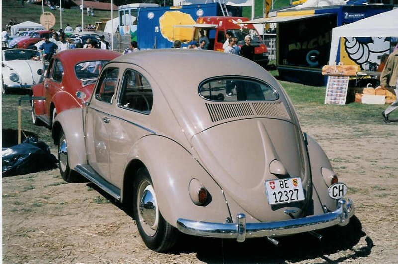 VW-Kfer BE 12'327 am Kfer-Treffen in Chteau-d'Oex